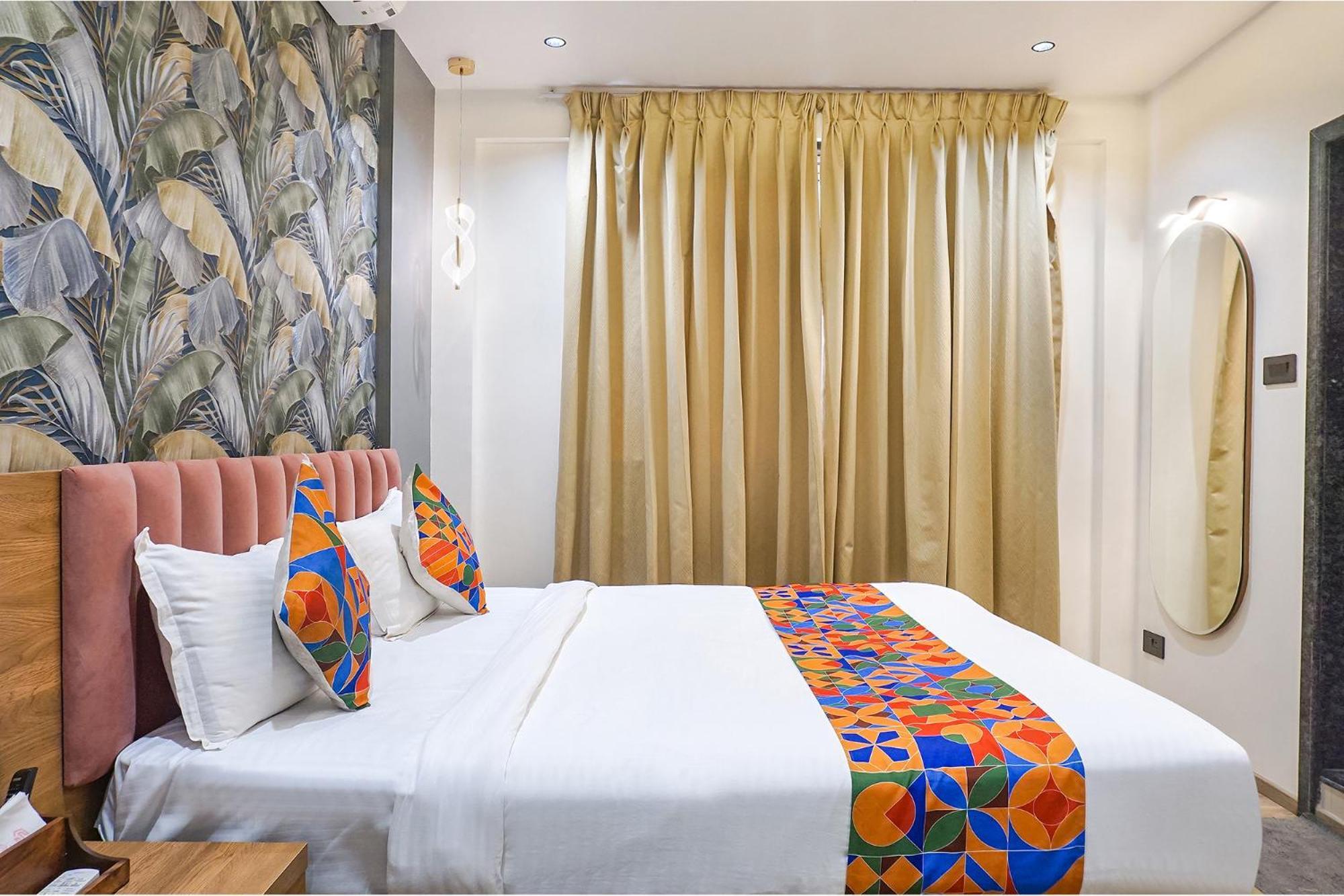 Fabhotel Prime Shourya Residency - Nr Maharshi Karve Museum Пуна Экстерьер фото