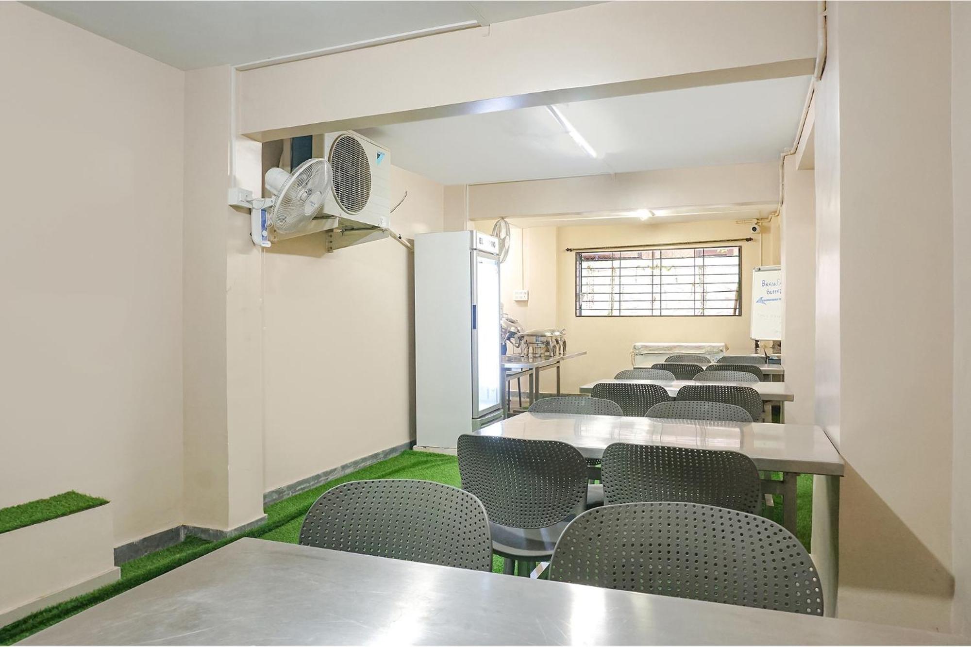Fabhotel Prime Shourya Residency - Nr Maharshi Karve Museum Пуна Экстерьер фото
