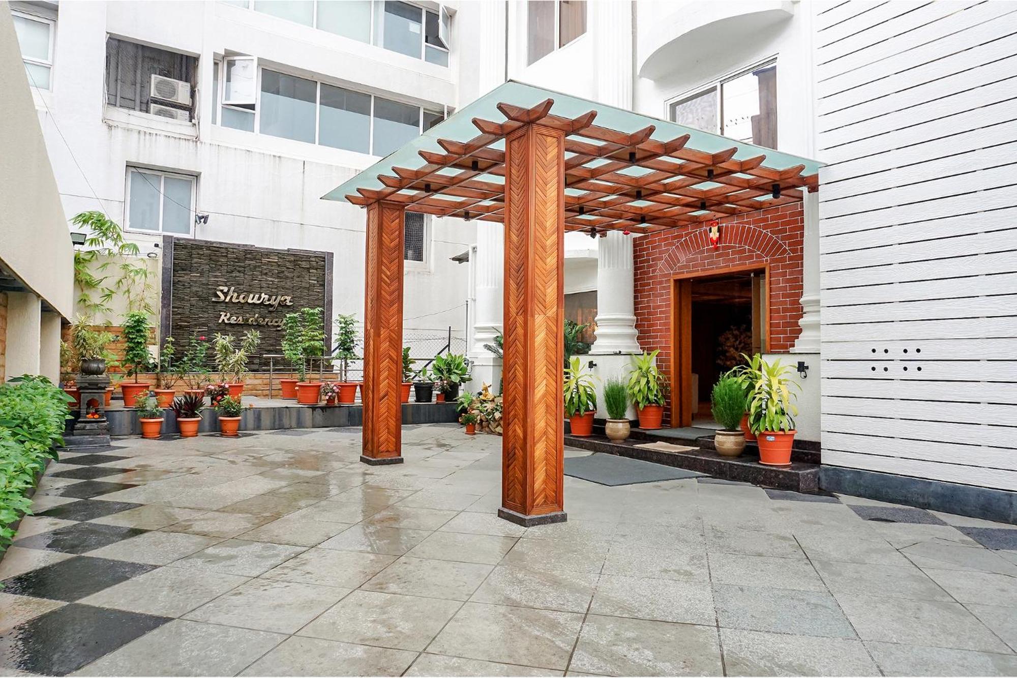 Fabhotel Prime Shourya Residency - Nr Maharshi Karve Museum Пуна Экстерьер фото