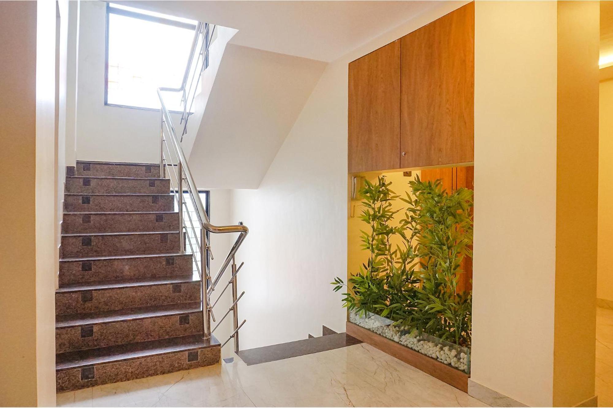 Fabhotel Prime Shourya Residency - Nr Maharshi Karve Museum Пуна Экстерьер фото